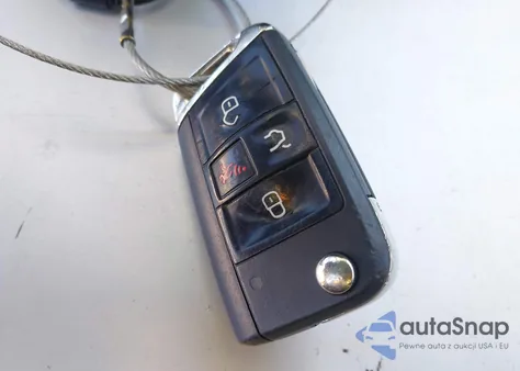 2021 Volkswagen Tiguan 2.0T Se/2.0T Se R-Line Black/2.0T Sel z USA, uszkodzony, nr VIN 3VV3B7AX3MM114235